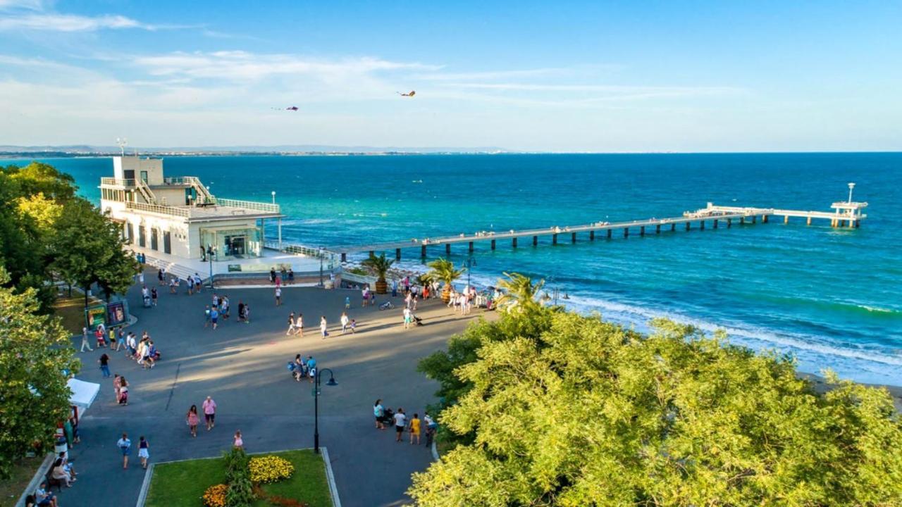 Great Apartment Near The Sea,Central Place! Burgas by Eksteriør bilde