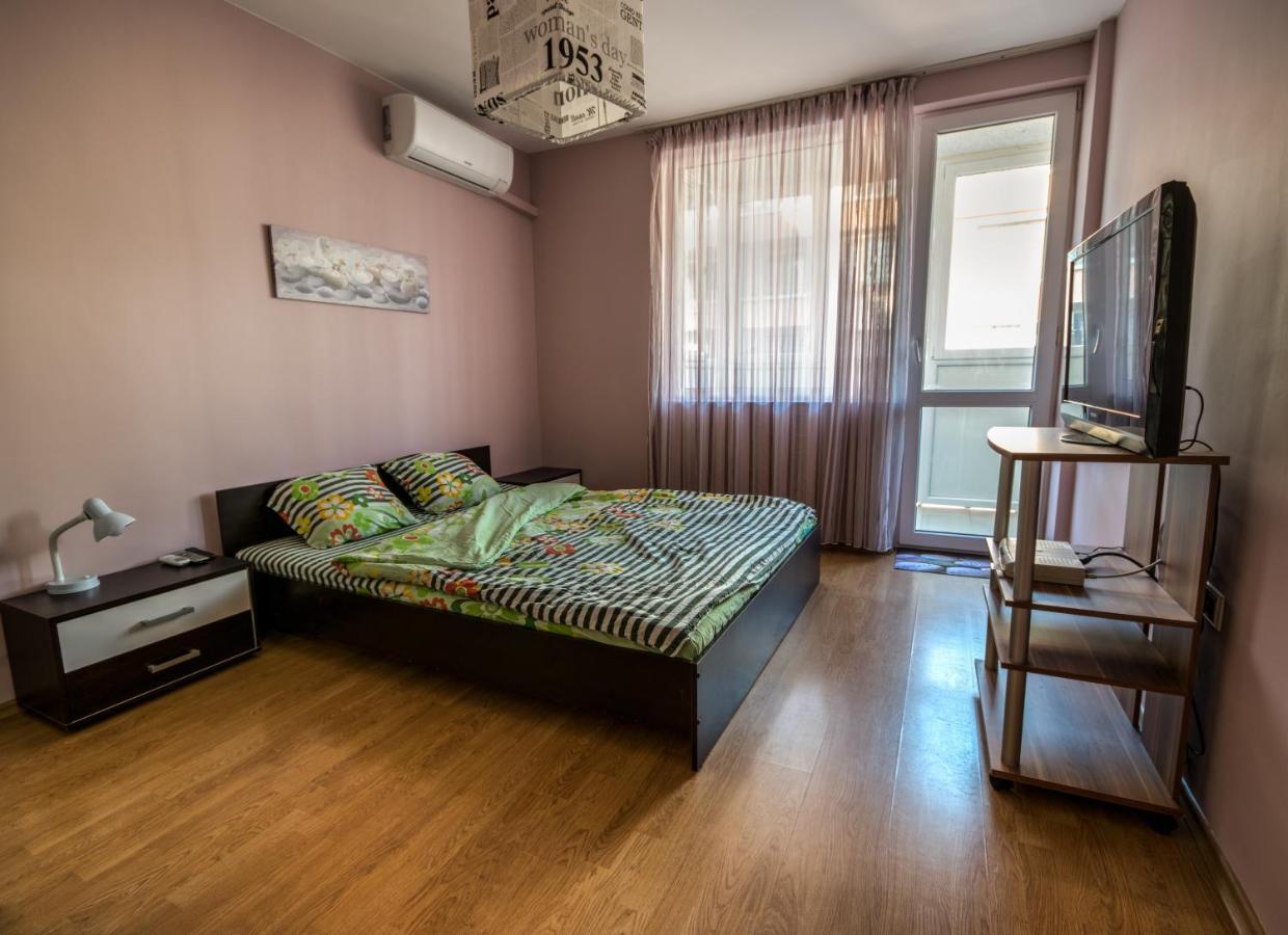 Great Apartment Near The Sea,Central Place! Burgas by Eksteriør bilde